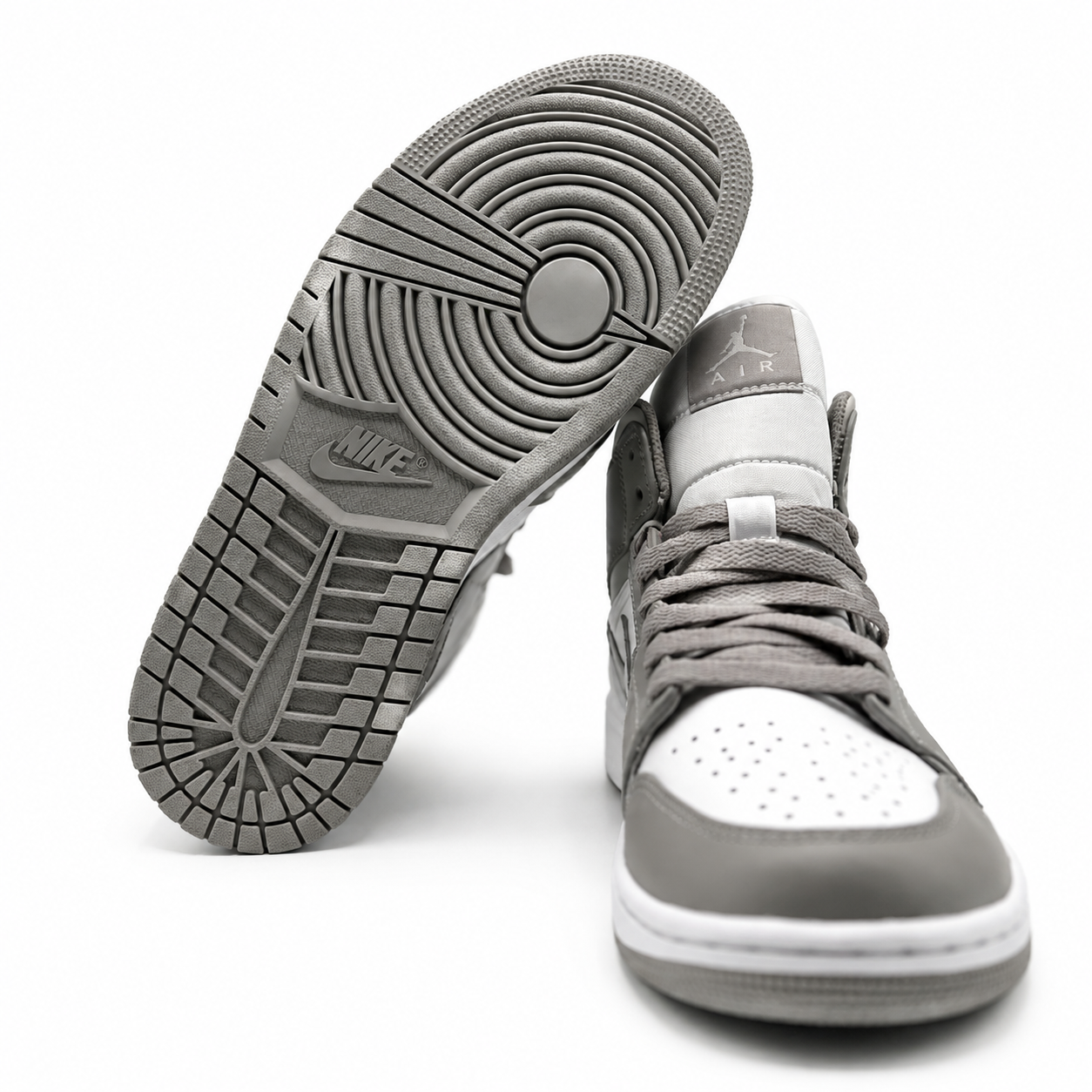 Air Jordan 1 Mids | EUR 41 | leftover